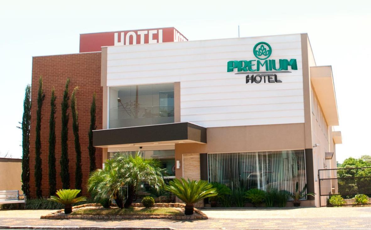 Hotel Premium ピラスヌンガ エクステリア 写真